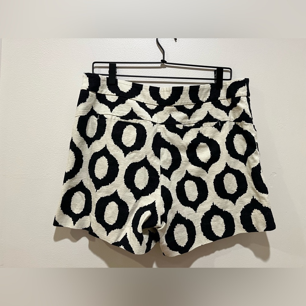 Cartonnier Black and White Patterned Women’s Shorts - Picture 2 of 9
